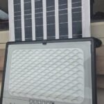 400W Solar Flood Light – Ultra Bright Solar-Powered Outdoor Floodlight with Remote Control (IP67)
