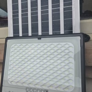 400W Solar Flood Light – Ultra Bright Solar-Powered Outdoor Floodlight with Remote Control (IP67)