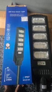 SuperDv 500W All-in-One Solar Street Light with Remote Control