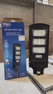 SuperDv 300W All-in-One Solar Street Light with Remote Control